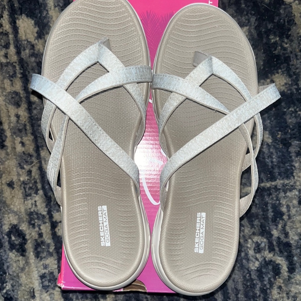 New!!! Skechers On The GO Sandals size 9
